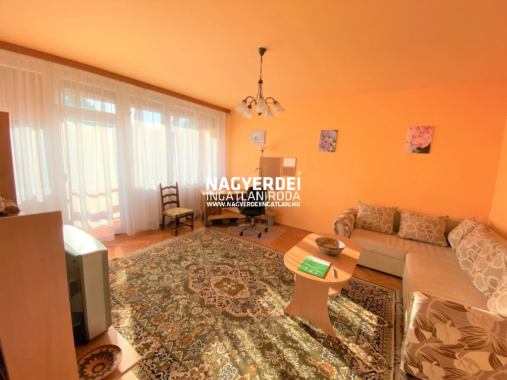 Kiadó 55 m2 csúsztatott zsalus, Debrecen