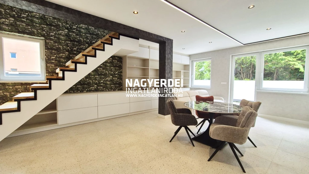 c3-1-name c2-2-name, Debrecen, Széchenyikert