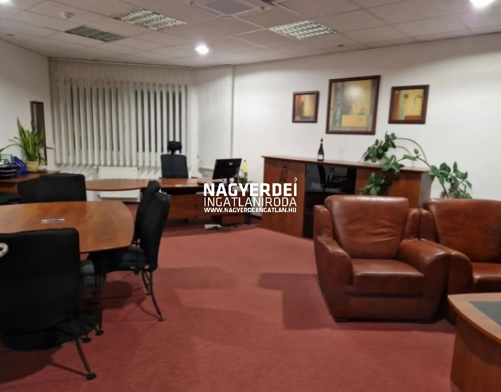 Kiadó 700 m2 iroda irodaházban, Debrecen