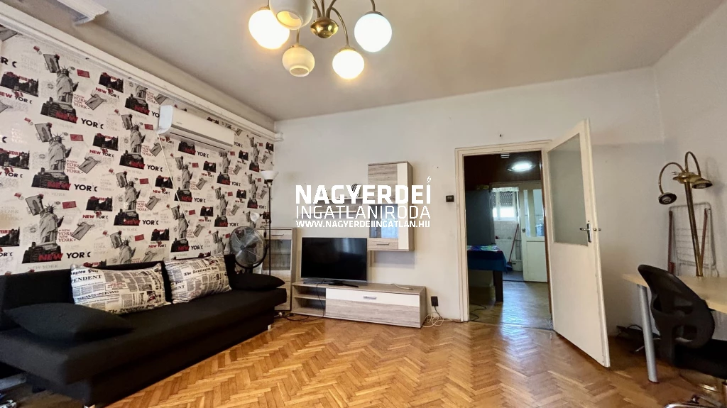 Eladó 81 m2 tégla lakás, Debrecen