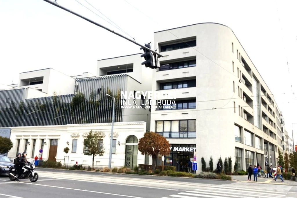 Eladó 14 m2 teremgarázs, Debrecen