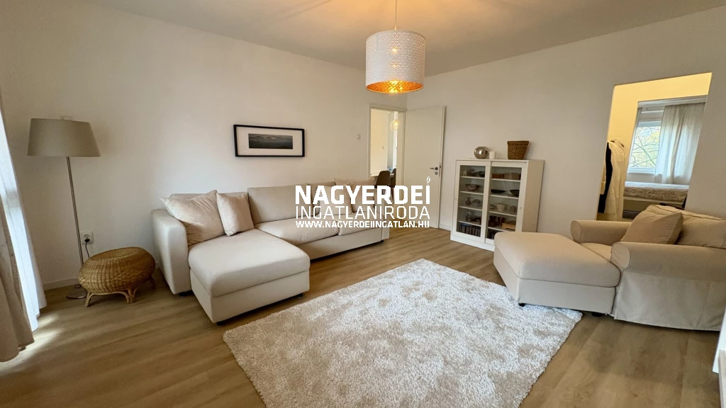 Kiadó 67 m2 csúsztatott zsalus, Debrecen