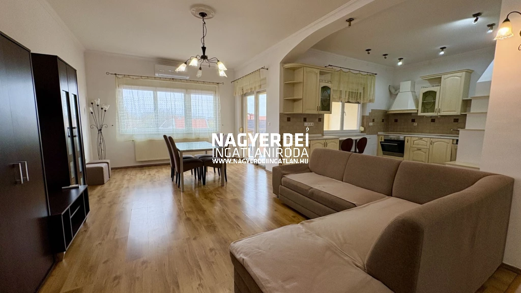 Kiadó 85 m2 tégla lakás, Debrecen