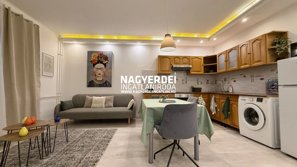 Eladó 44 m2 csúsztatott zsalus, Debrecen