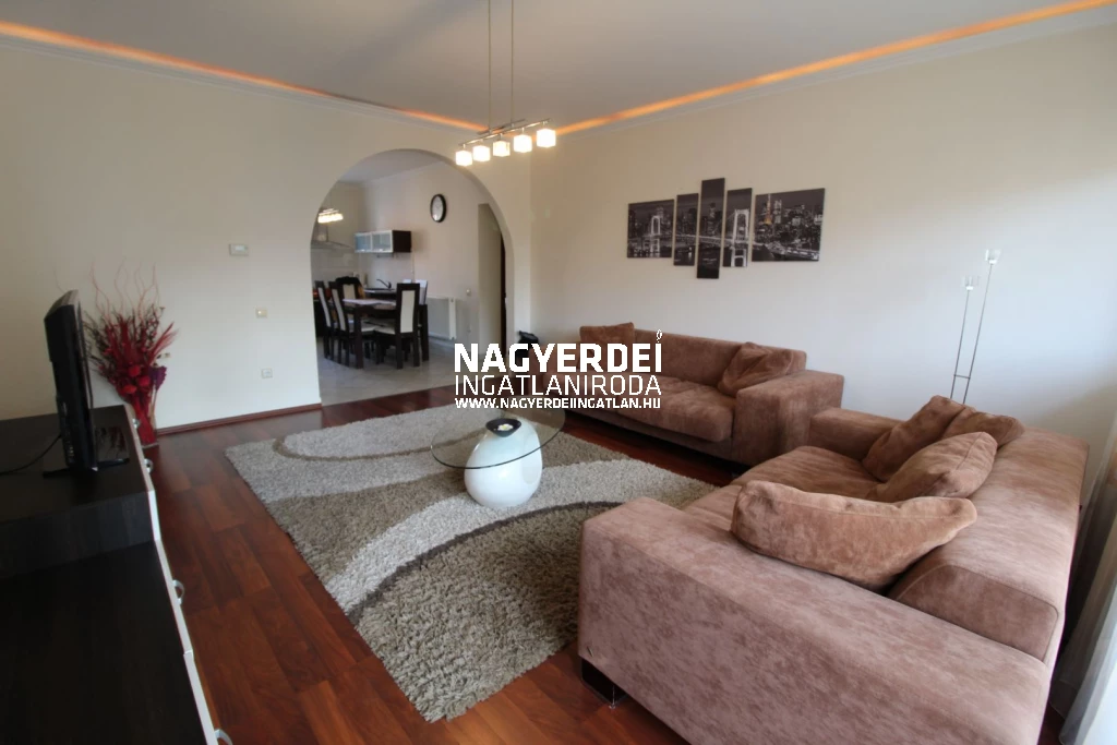 Kiadó 64 m2 tégla lakás, Debrecen