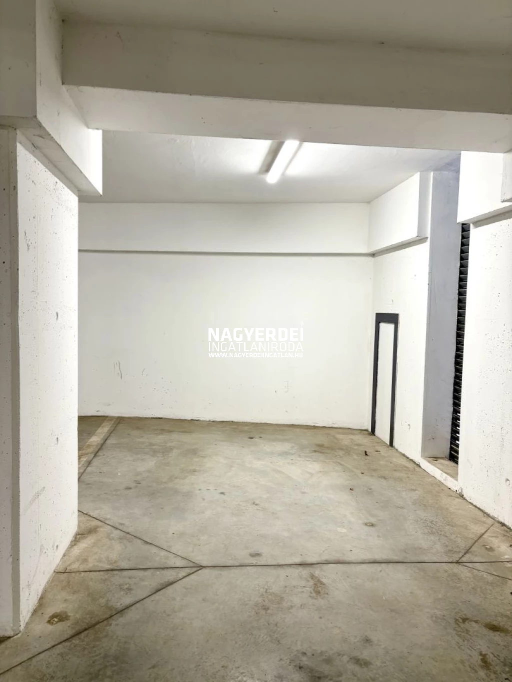 Eladó 12 m2 teremgarázs, Debrecen