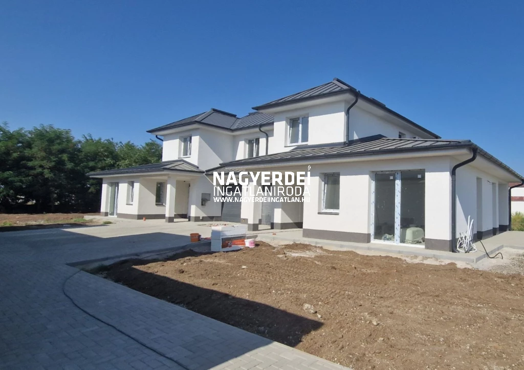 Eladó 136 m2 új építésű ikerház, Debrecen