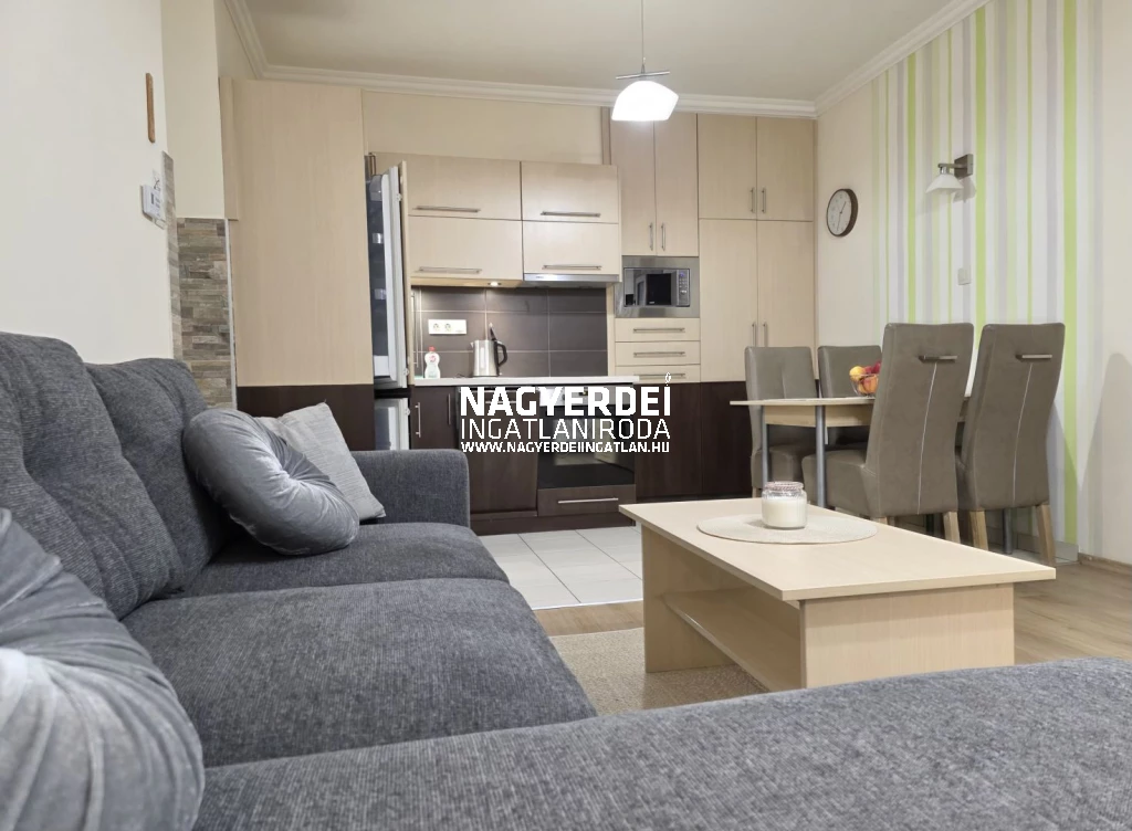 Kiadó 51 m2 tégla lakás, Debrecen