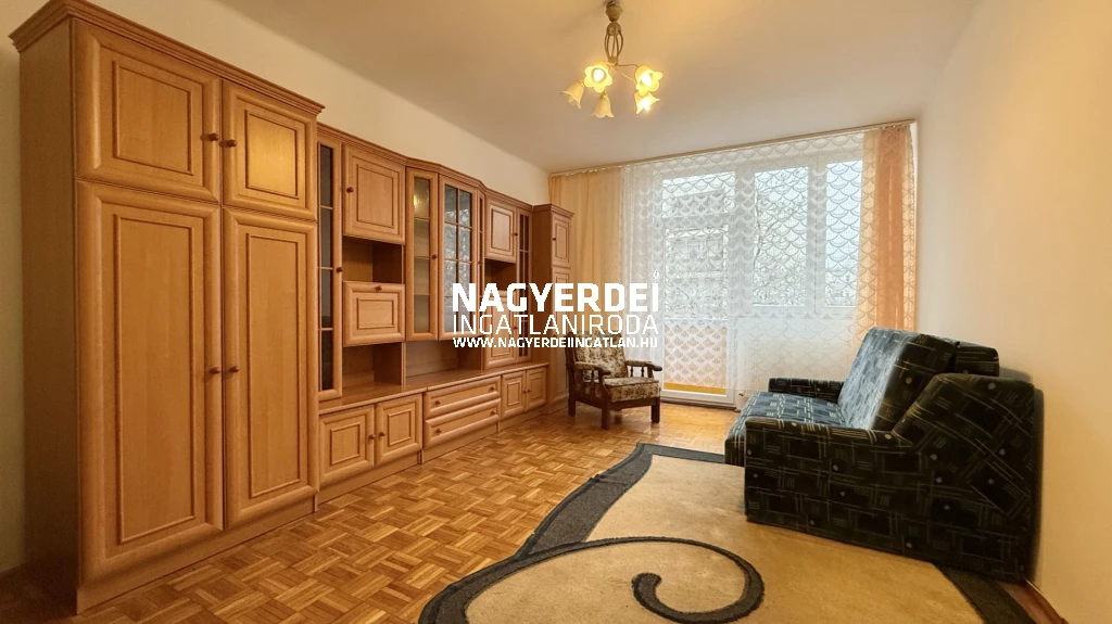 Kiadó 43 m2 tégla lakás, Debrecen