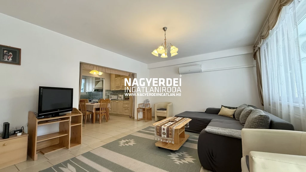 Kiadó 114 m2 sorház, Debrecen