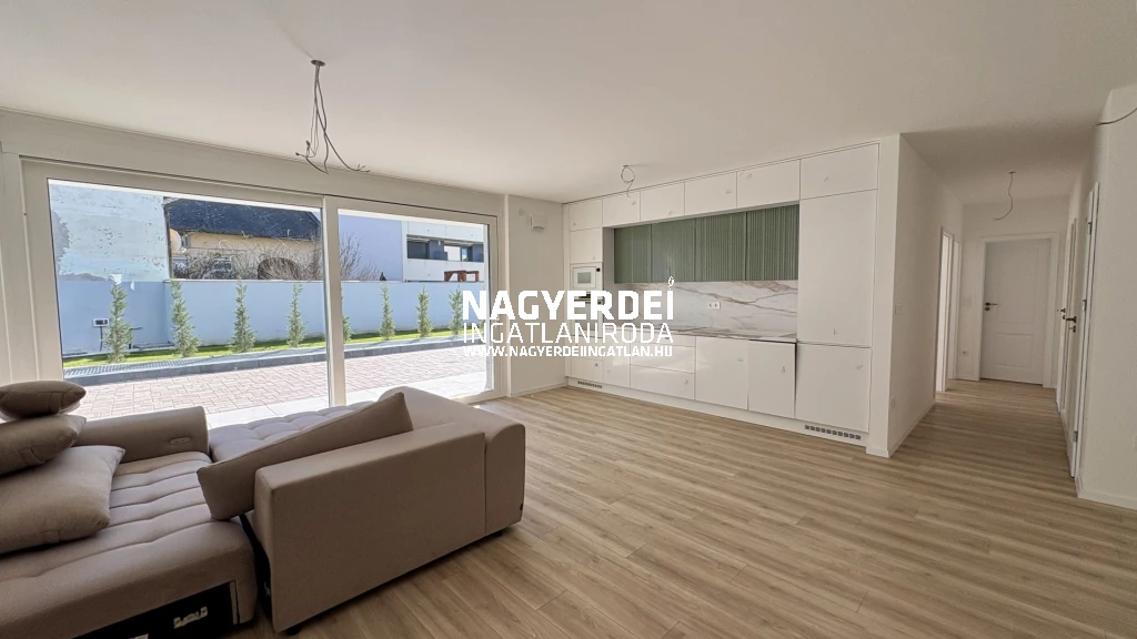 Kiadó 75 m2 új építésű tégla lakás, Debrecen