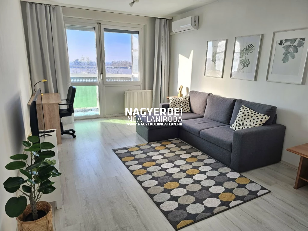 Kiadó 54 m2 panel lakás, Debrecen