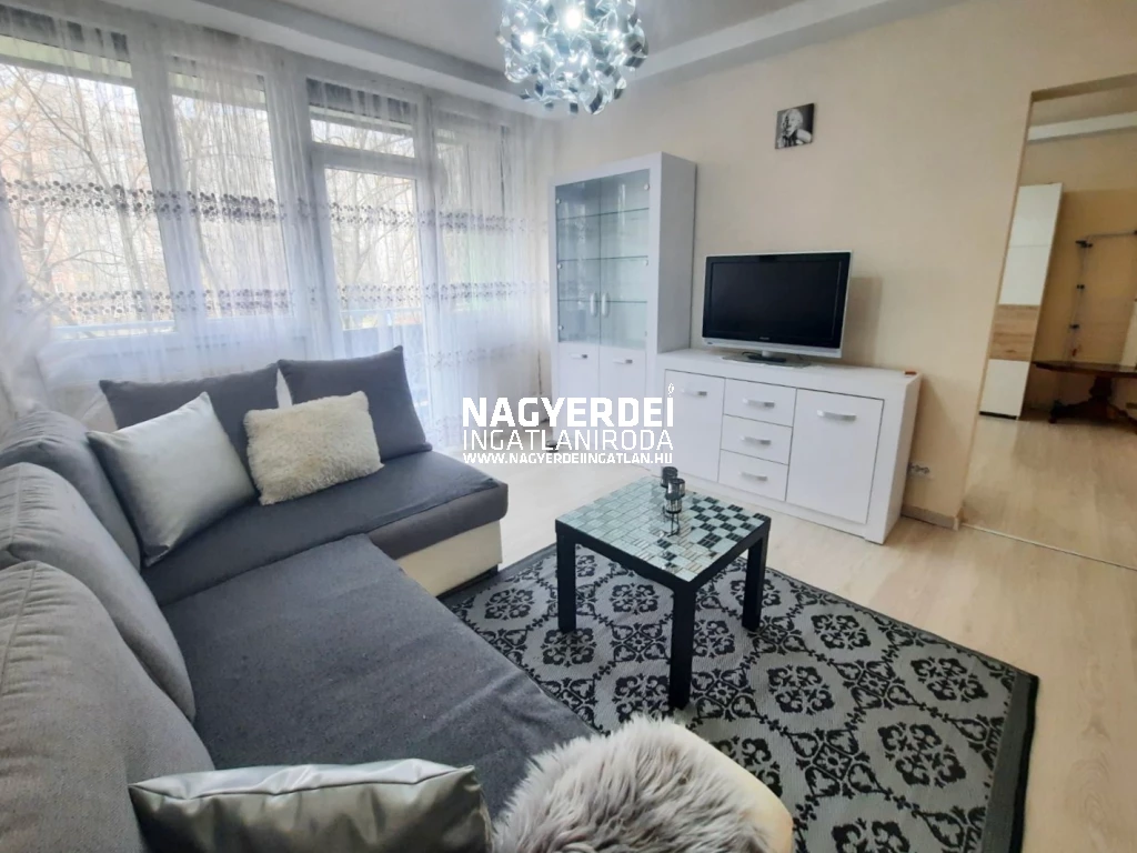 Kiadó 54 m2 panel lakás, Debrecen