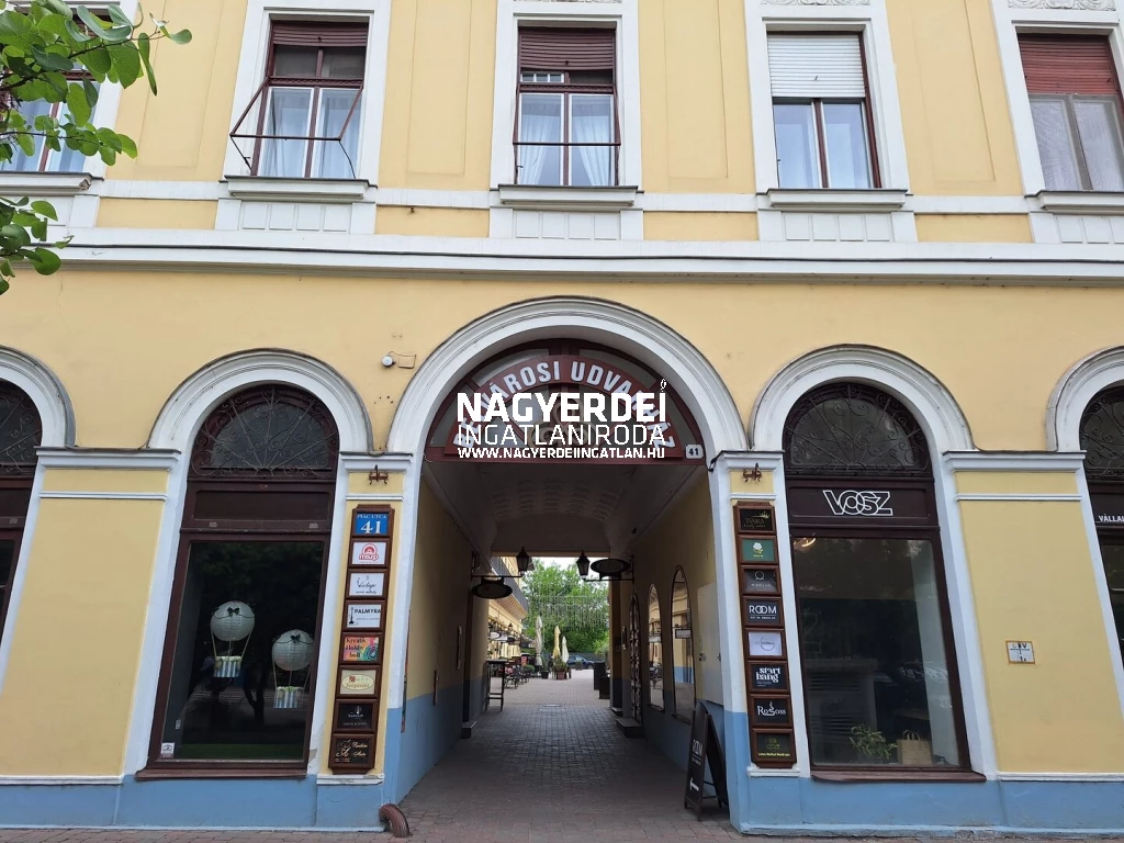 Kiadó 12 m2 üzlethelyiség, Debrecen