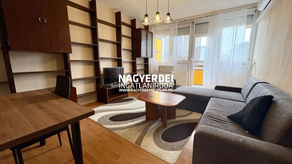 Kiadó 55 m2 csúsztatott zsalus, Debrecen