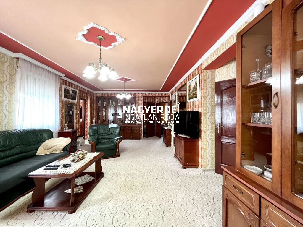 Eladó 133 m2 családi ház, Mikepércs