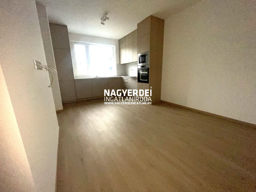 Kiadó 77 m2 új építésű tégla lakás, Debrecen