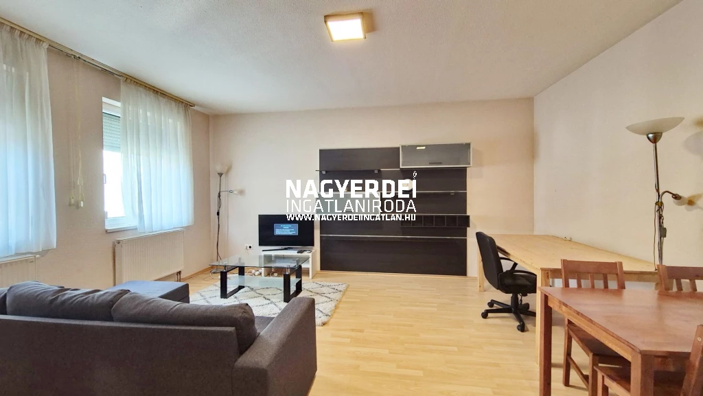 Kiadó 60 m2 tégla lakás, Debrecen