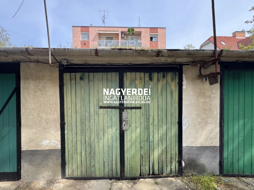 Kiadó 15 m2 egyedi garázs, Debrecen