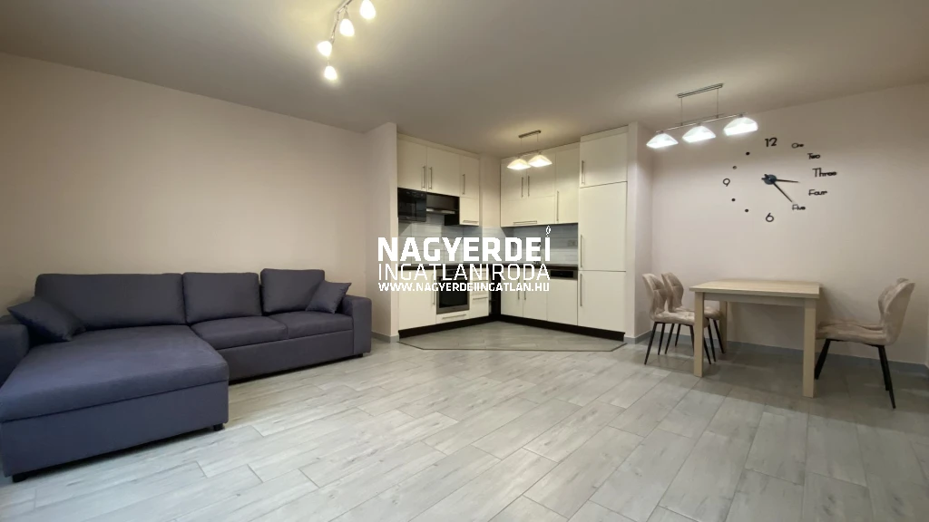 c3-2-name c2-19-name, Debrecen, Belváros