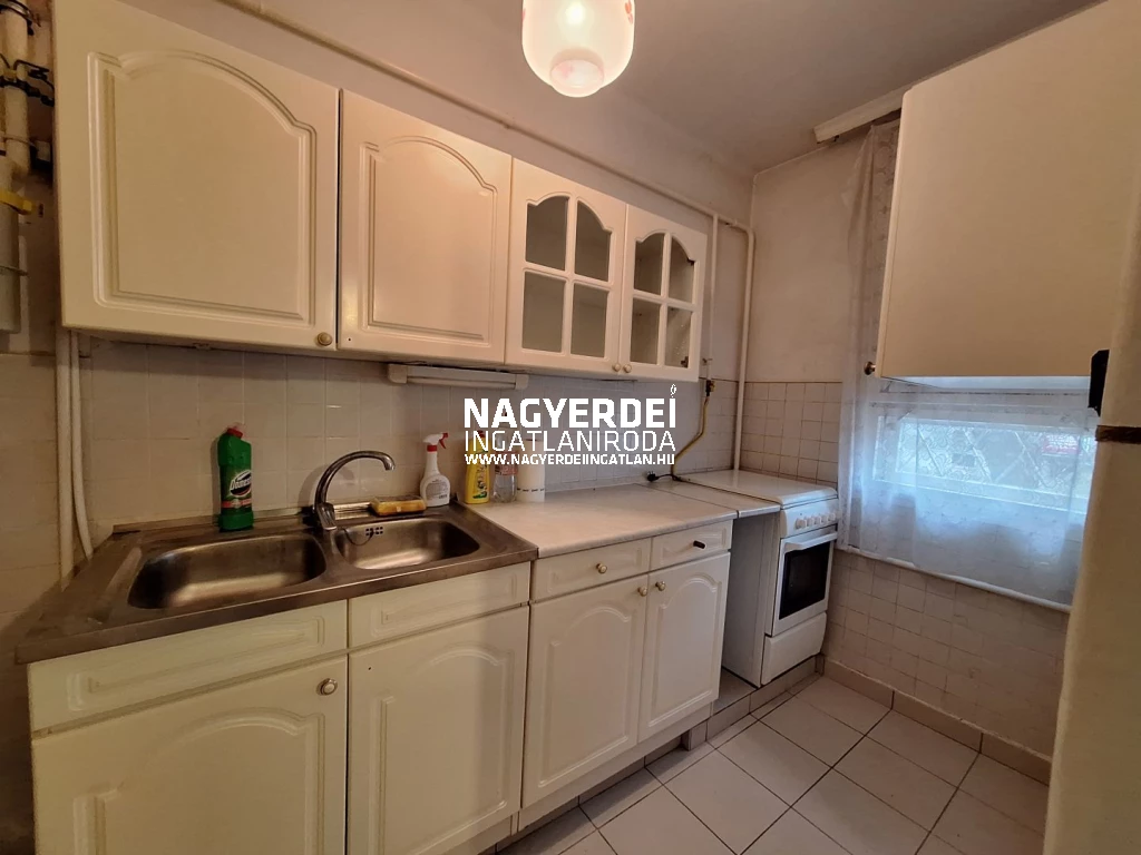 Eladó 51 m2 tégla lakás, Debrecen