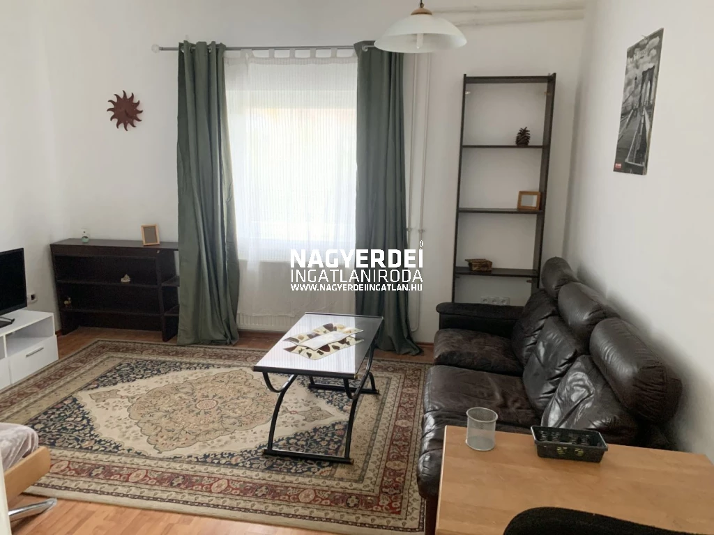 Kiadó 31 m2 tégla lakás, Debrecen