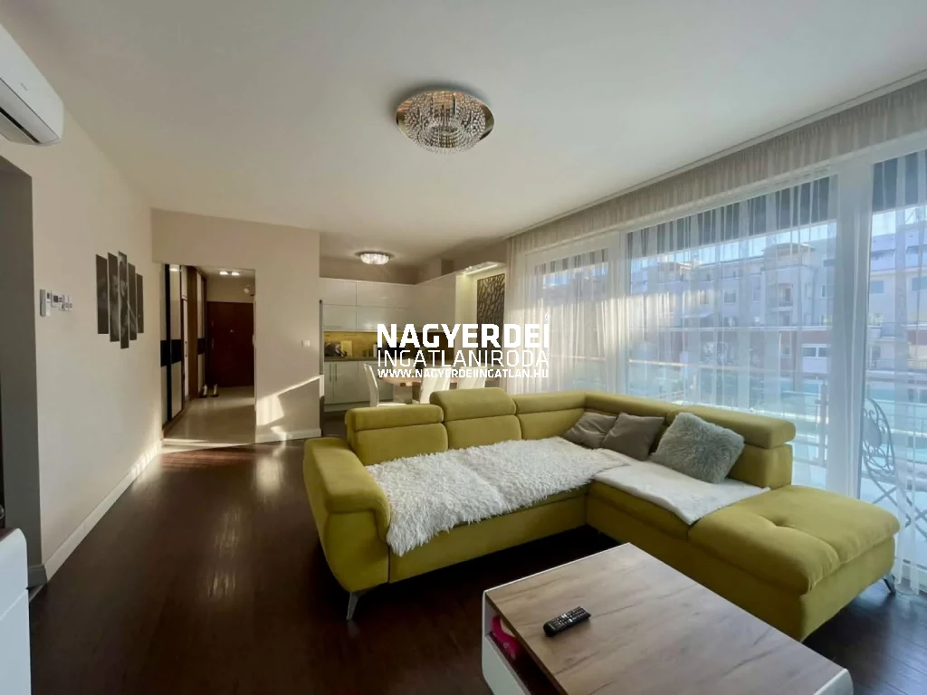 Kiadó 88 m2 tégla lakás, Debrecen