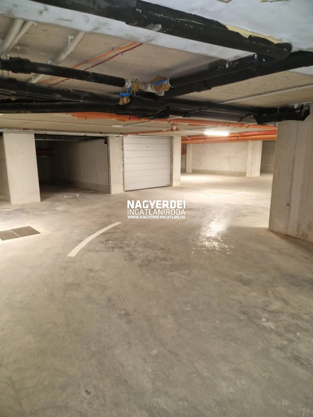 Kiadó 18 m2 egyedi garázs, Debrecen