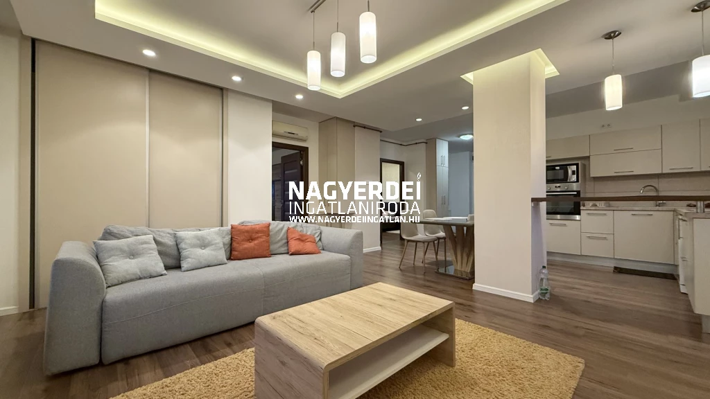 Kiadó 100 m2 tégla lakás, Debrecen