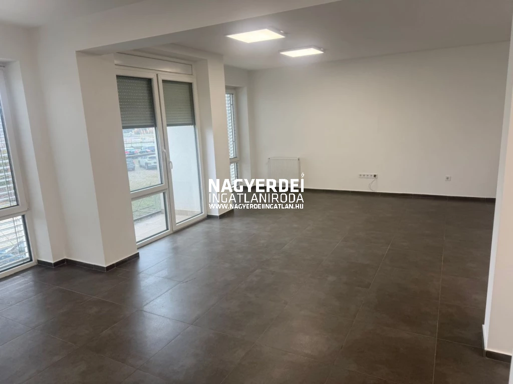 Kiadó 72 m2 iroda, Debrecen