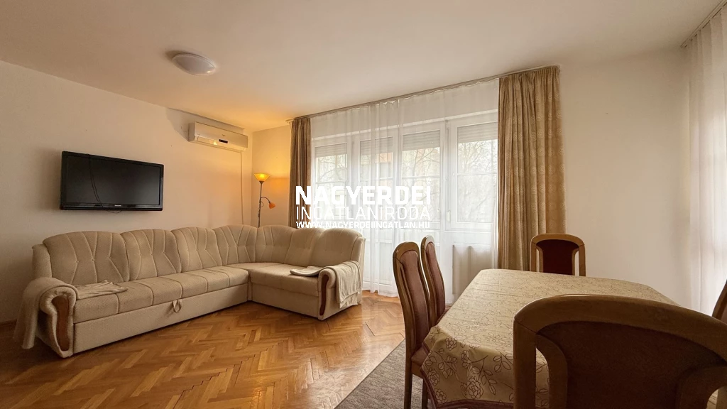 Kiadó 90 m2 tégla lakás, Debrecen