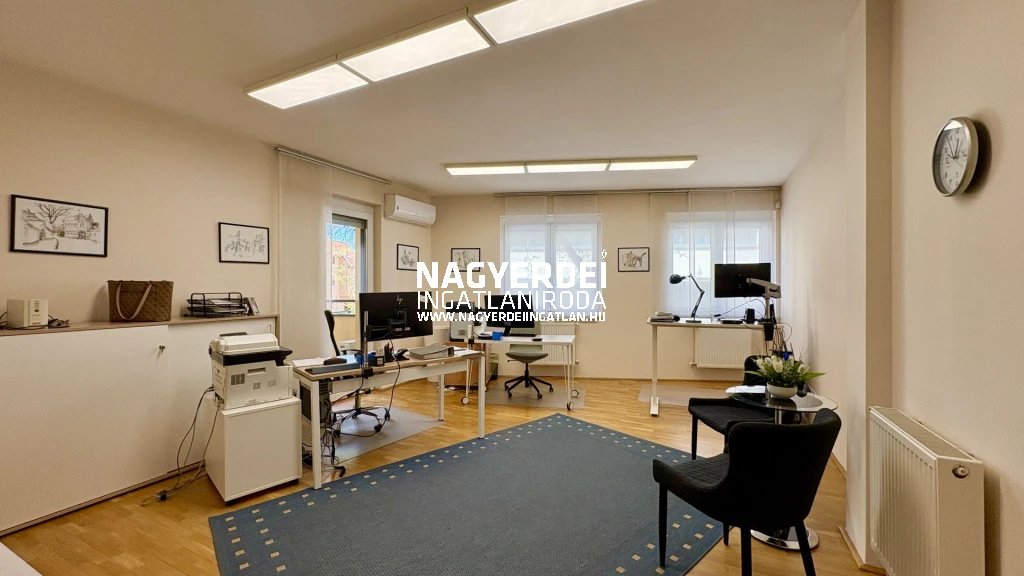 c3-1-name c2-19-name, Debrecen, Belváros