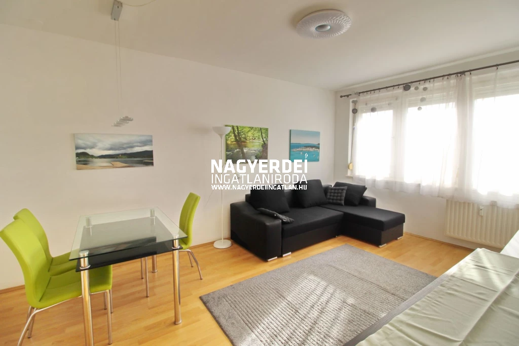 Kiadó 45 m2 tégla lakás, Debrecen