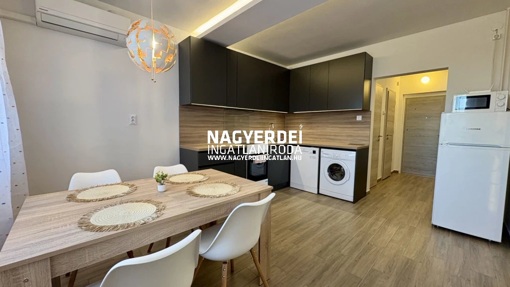 Kiadó 54 m2 panel lakás, Debrecen