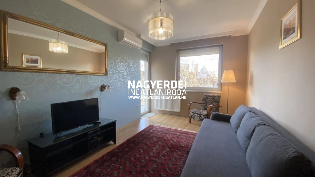 c3-2-name c2-19-name, Debrecen, Nagyerdőalja