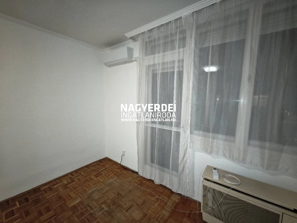 Kiadó 43 m2 tégla lakás, Debrecen