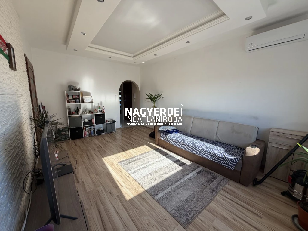 Eladó 69 m2 panel lakás, Debrecen