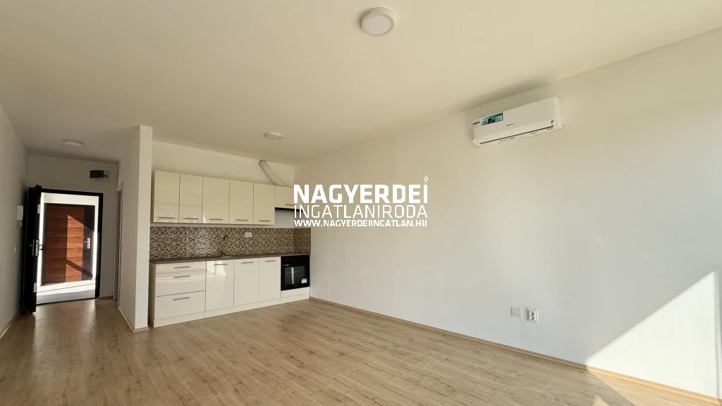 Kiadó 50 m2 új építésű tégla lakás, Debrecen