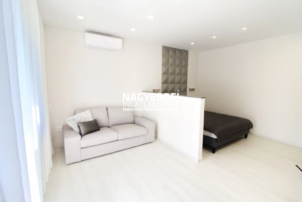 Kiadó 38 m2 tégla lakás, Debrecen