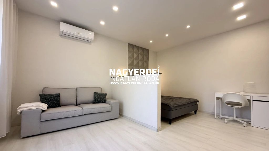 c3-2-name c2-19-name, Debrecen, Sestakert