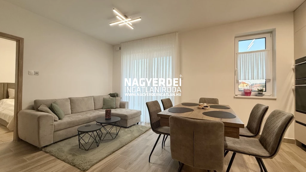 Kiadó 62 m2 tégla lakás, Debrecen