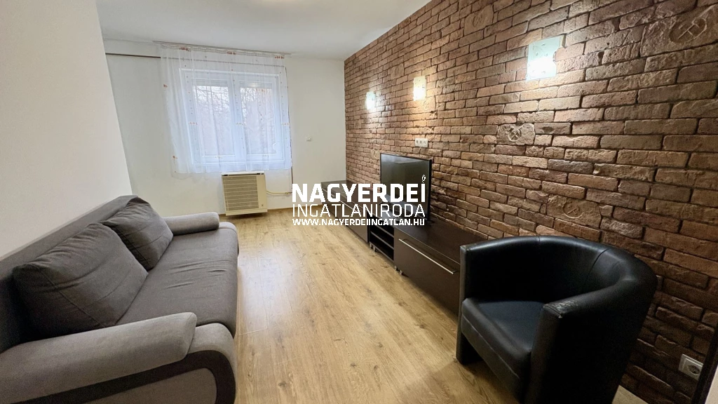 Kiadó 60 m2 tégla lakás, Debrecen