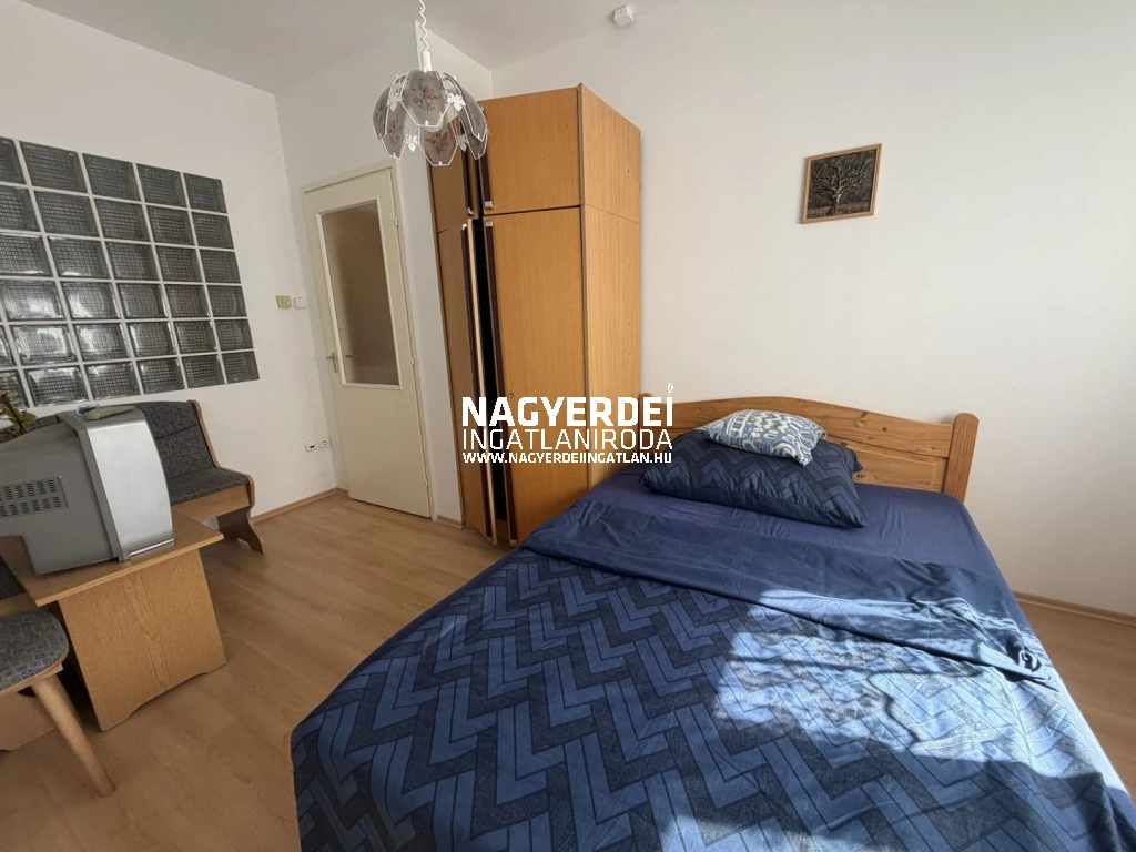 Kiadó 35 m2 tégla lakás, Hajdúszoboszló