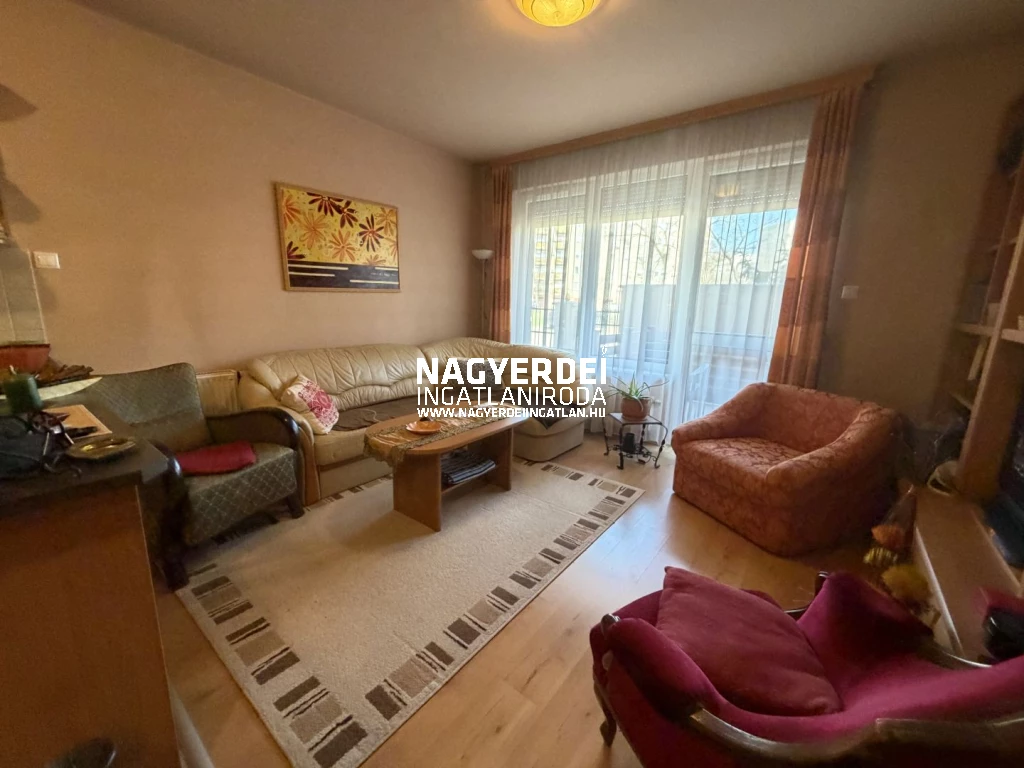 Eladó 44 m2 tégla lakás, Hajdúszoboszló
