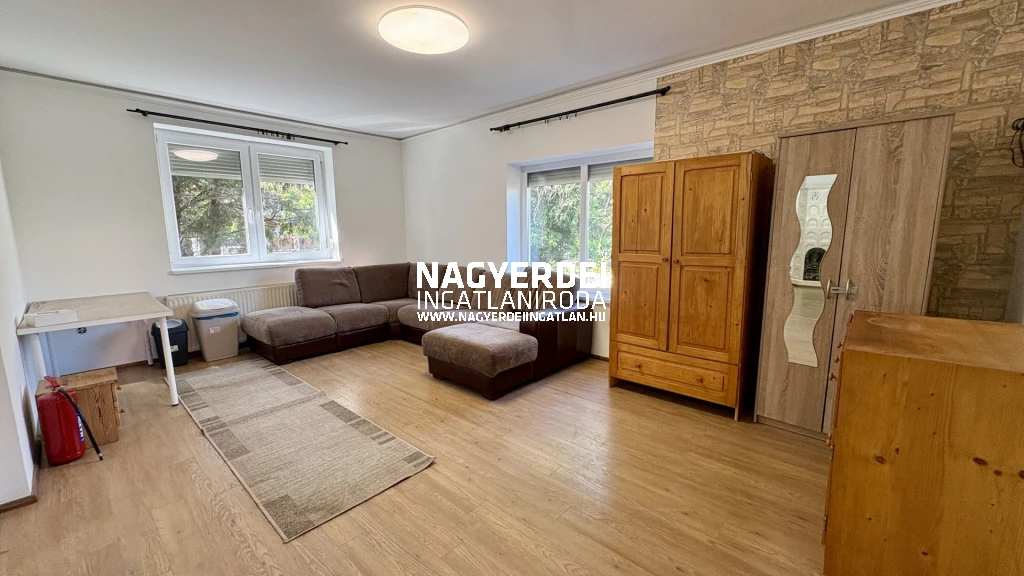 Kiadó 360 m2 családi ház, Debrecen