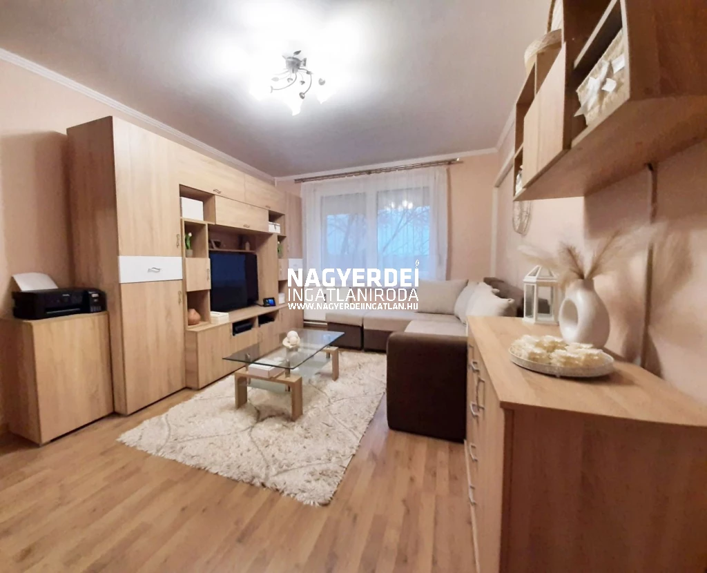 c3-1-name c2-20-name, Debrecen, Fényesudvar