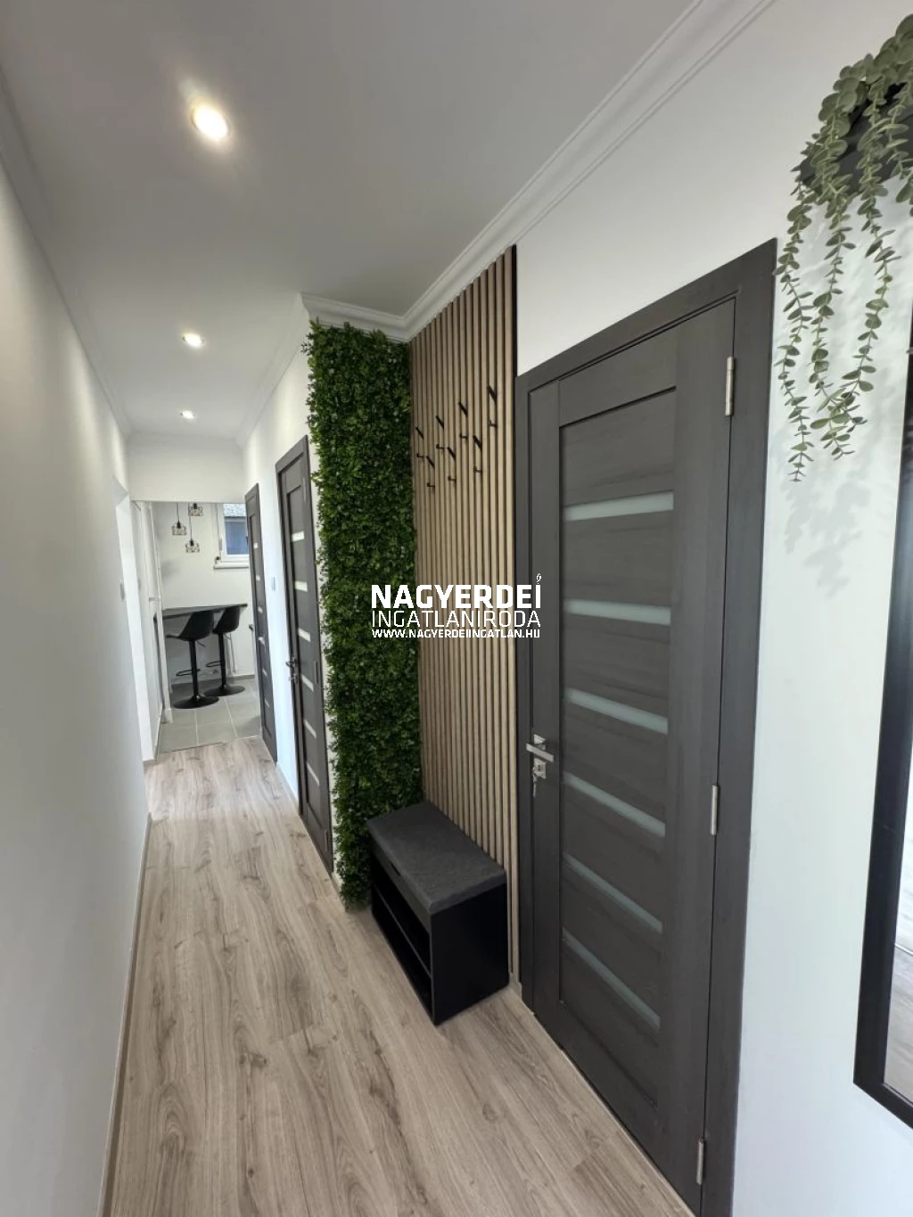 c3-1-name c2-20-name, Debrecen, Fényesudvar