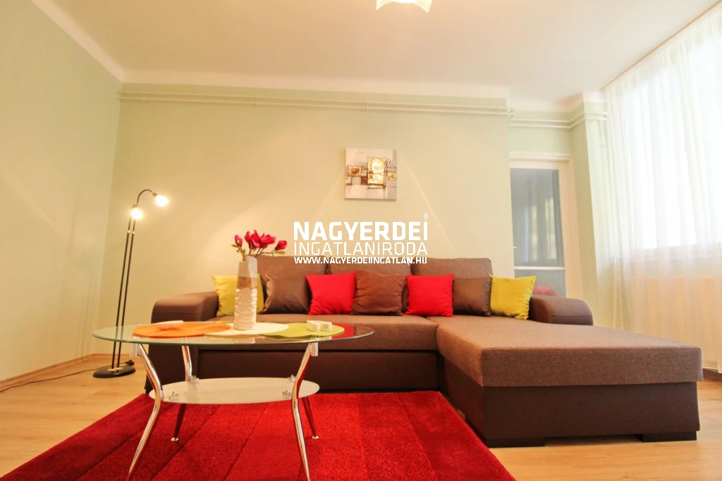 c3-2-name c2-19-name, Debrecen, Nagyerdőalja