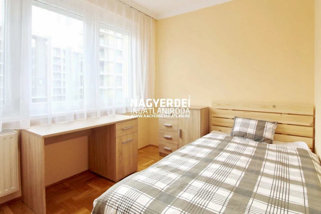 c3-2-name c2-19-name, Debrecen, Sestakert