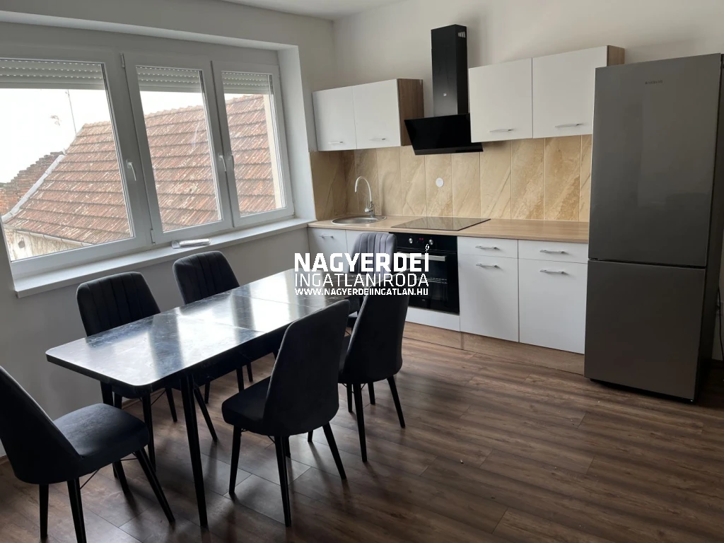 c3-2-name c2-19-name, Debrecen, Belváros